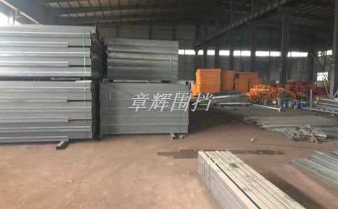 簡易圍擋在城市工程建設(shè)中的使用壽命應該如何管理？（城市工程中簡易圍擋的使用壽命控制與評估方法）